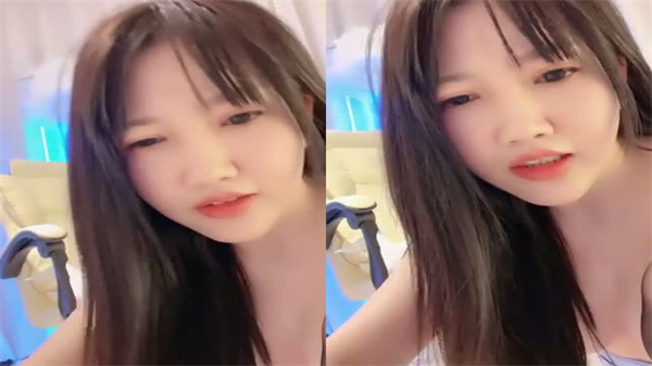 黑丝巨乳肥臀少妇近拍掰穴！假阳具狂插粉嫩无毛美穴，浪叫淫语撩人互动